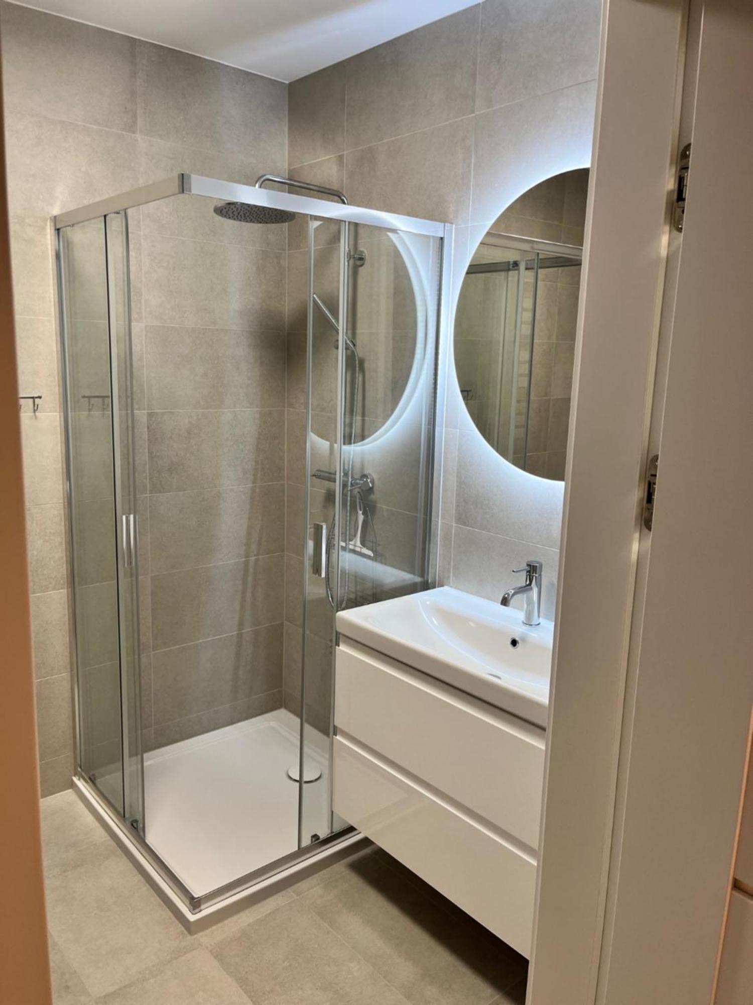 Apartament Julia 1-4 Os Starowapiennikowa 42A Z Balkonem Ze Sniadaniem Kontynentalnym Kielce Ngoại thất bức ảnh