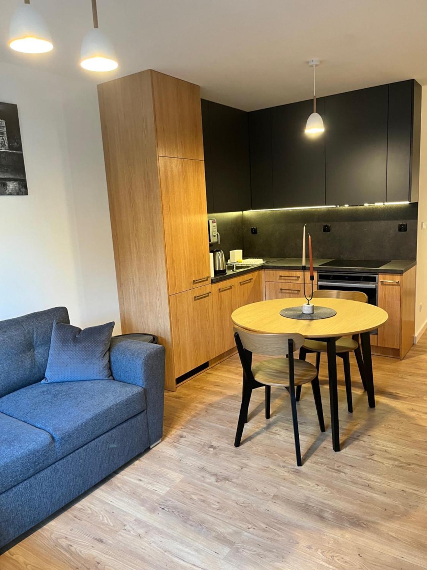 Apartament Julia 1-4 Os Starowapiennikowa 42A Z Balkonem Ze Sniadaniem Kontynentalnym Kielce Ngoại thất bức ảnh