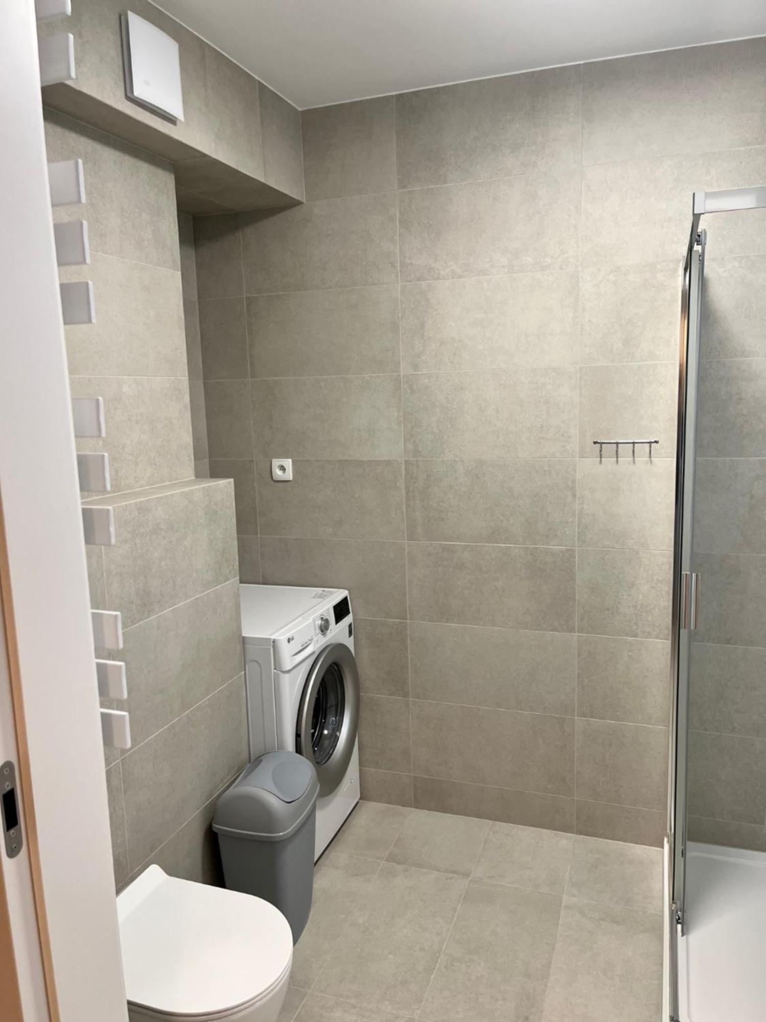 Apartament Julia 1-4 Os Starowapiennikowa 42A Z Balkonem Ze Sniadaniem Kontynentalnym Kielce Ngoại thất bức ảnh