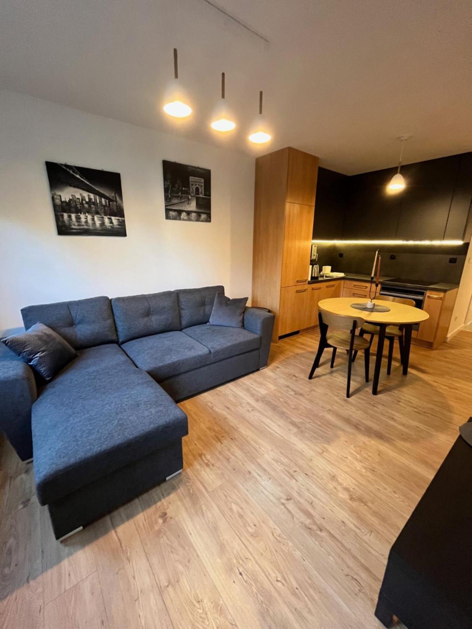 Apartament Julia 1-4 Os Starowapiennikowa 42A Z Balkonem Ze Sniadaniem Kontynentalnym Kielce Ngoại thất bức ảnh