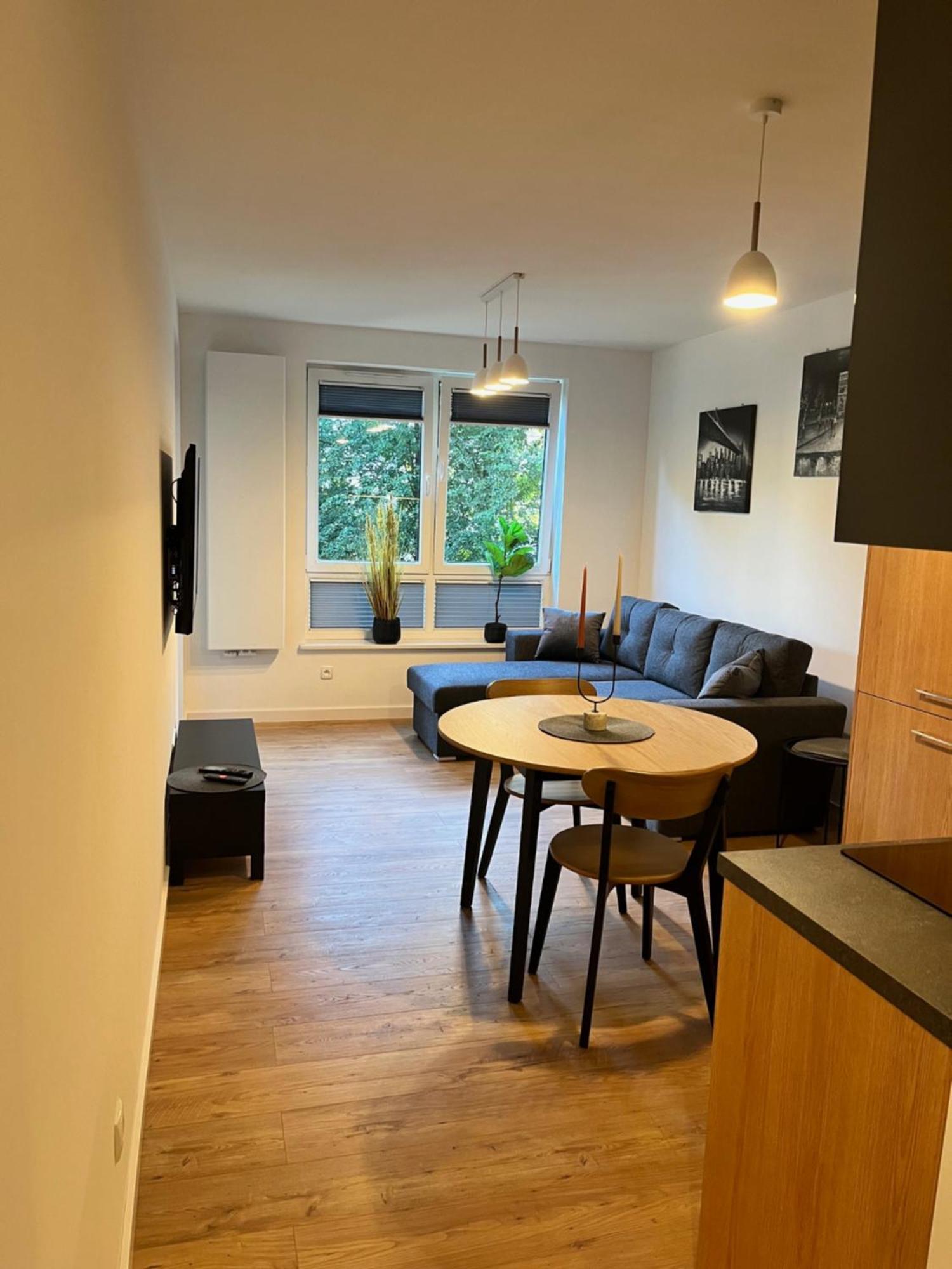Apartament Julia 1-4 Os Starowapiennikowa 42A Z Balkonem Ze Sniadaniem Kontynentalnym Kielce Ngoại thất bức ảnh
